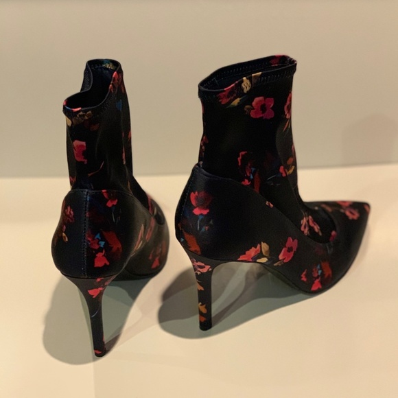 Gianni Bini Flower Fabric Bootie - Picture 2 of 3